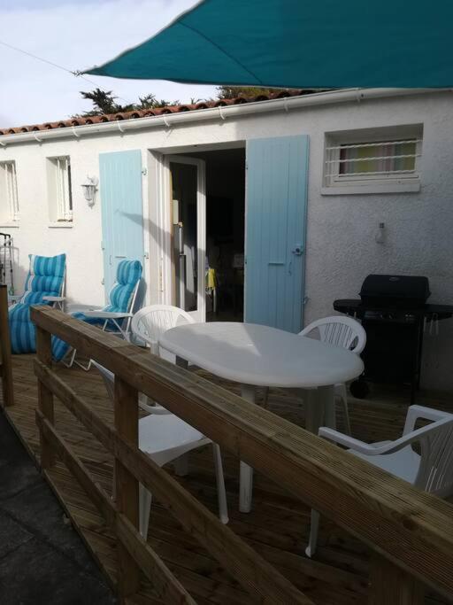 Pied Dans L'eau Petite De Domino Pour 4 Personnes Les Sables Vignier