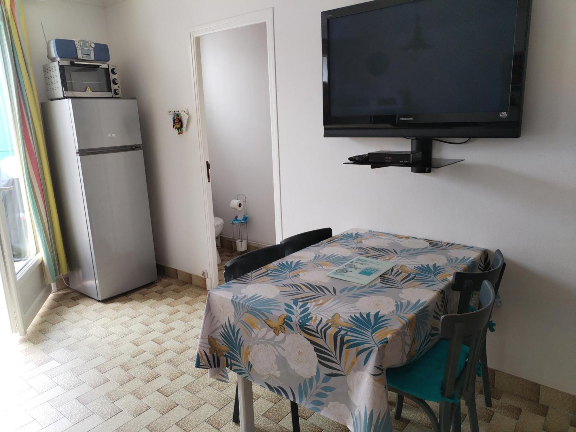 Pied Dans L'eau Petite De Domino Pour 4 Personnes Holiday home Les Sables Vignier